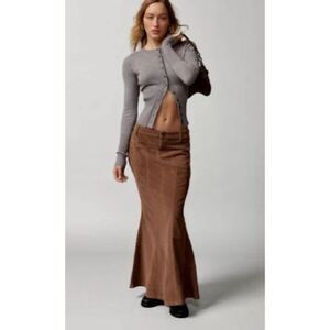 Urban Outfitters BDG Kendall Fluted Corduroy Maxi Skirt Nwt Large Brown